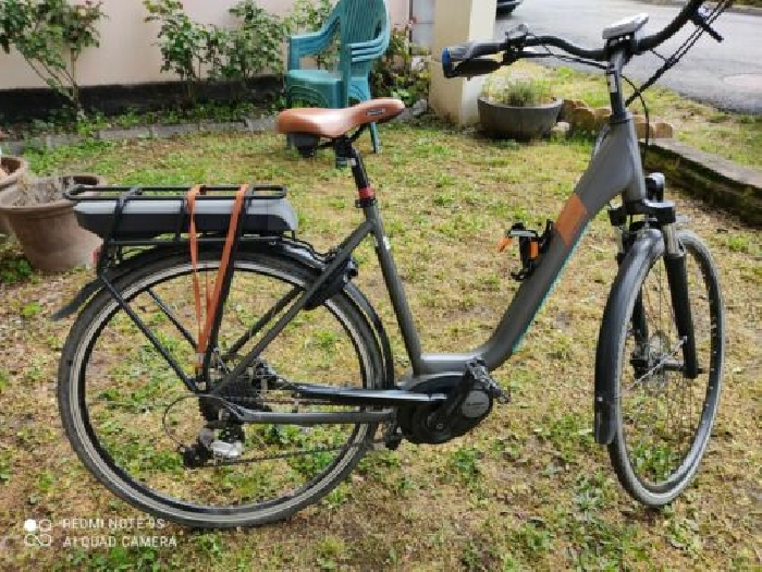 vélo assistance électrique LAPIERRE.  Urban  gris/vert taille 53 .moteur Bosch. 