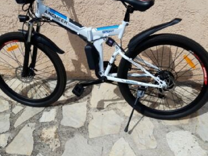 vélo électrique pliant  marque encheer  blanc /bleu 26 pouces   état neuf 