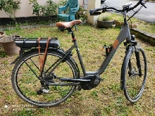 vélo assistance électrique LAPIERRE.  Urban  gris/vert taille 53 .moteur Bosch. 