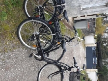vélos électriques noirs, taille adulte, très bonne état 
